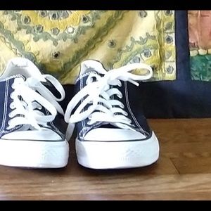 Converse all star low top sneaker size 10 women’s